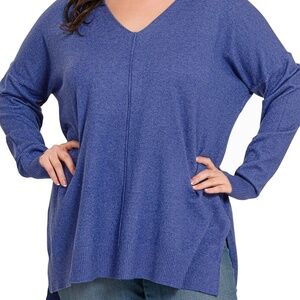 NWOT Zenana Front Center Seam Vneck Sweater in Plus - Navy